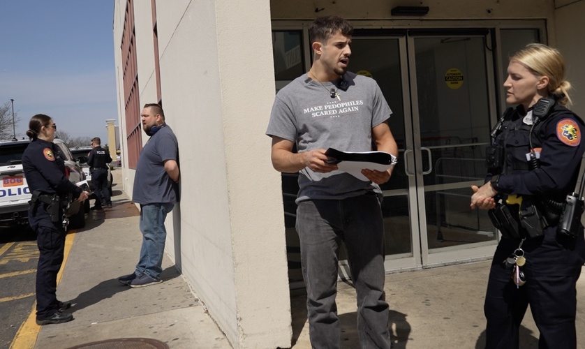 LIVE PREDATOR CATCHES TODAY AND TMR ON KICK.com @ 5pm