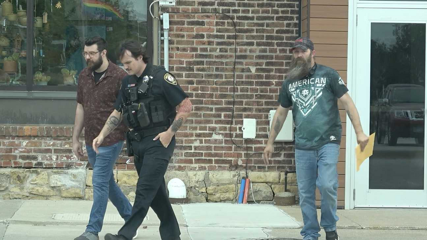 Gay Predator Frequently Beats + Deletes And Wanted To Trade Nudes With 13 Year Old (Rock Island, ...