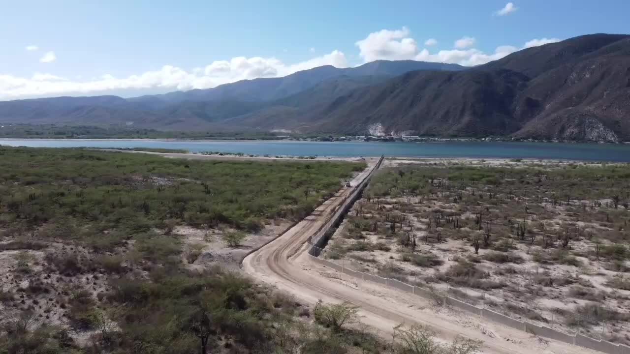 Shared Post Anti Haitian Border Wall Built By Dominican Republica   91572 167579210163e28ee5b1dd4 